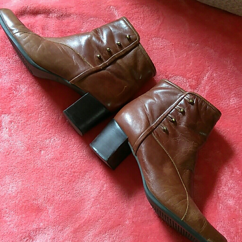 Ladies Boots - Picture 3 of 4